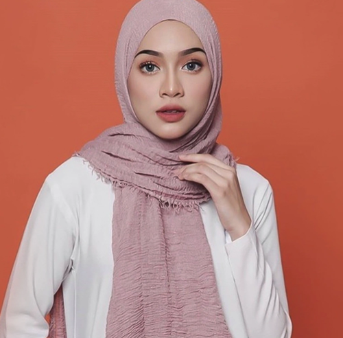 Hijab Model Crinkle