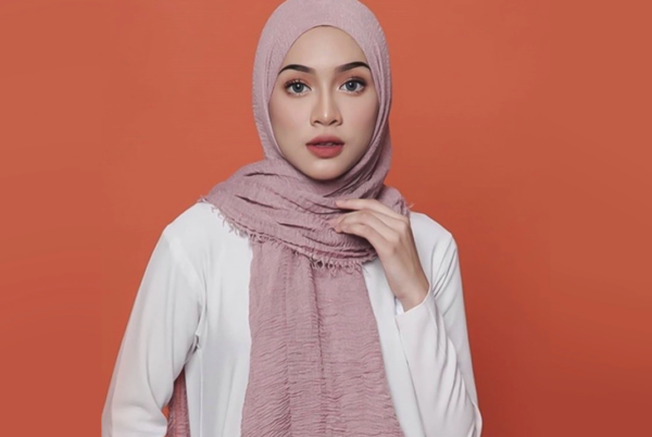 Hijab Model Crinkle